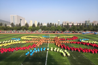 潘小非赴廣元省運會開幕式排練現場檢查指導 強調企業形象策劃與大型活動深度融合